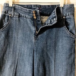Ladies Size 8 wide leg boot cut jeans (used/worn)